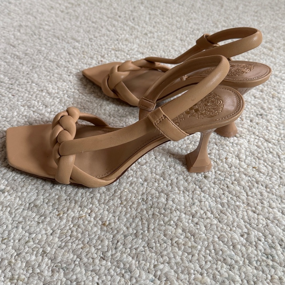 Vince Camuto Nude Strappy Heeled Sandals  
No Box included 
Size 7.5 (38)